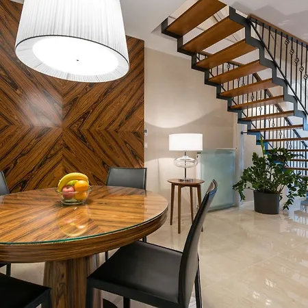 Apartamento On The Main Street With Parking Old Town *