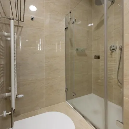 On The Main Street With Parking Old Town Apartamento *